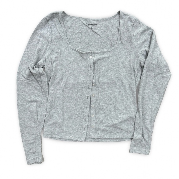 Abercrombie & Fitch Light Gray Essentials Shirt Women’s size small - Picture 1 of 7